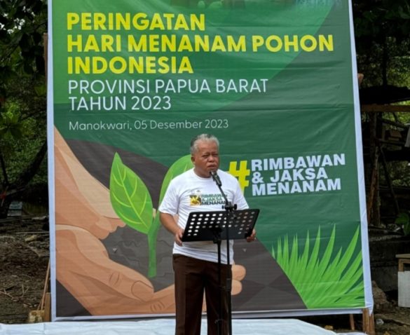 Jaksa Papua Barat Tanam Pohon Dalam Rangka Menanam Pohon Indonesia 2023