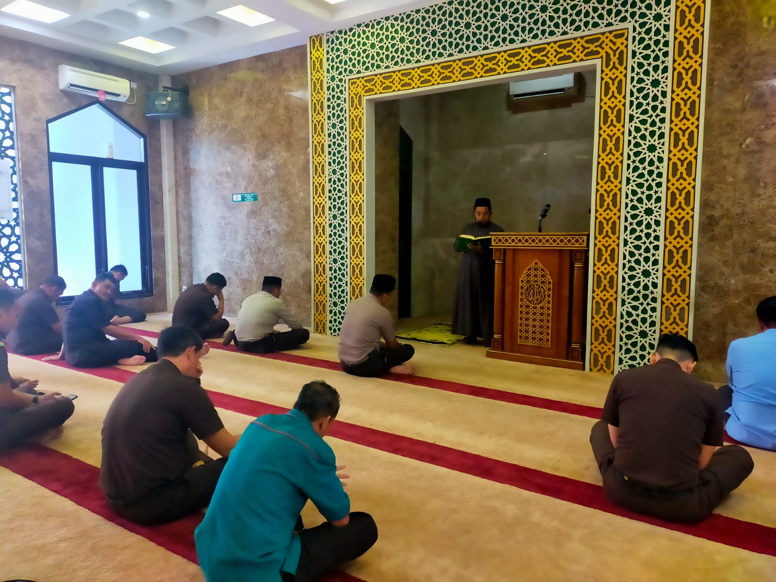 Keutamaan Berjalan Kaki Ke Masjid Tunaikan Sholat Subuh Miliki